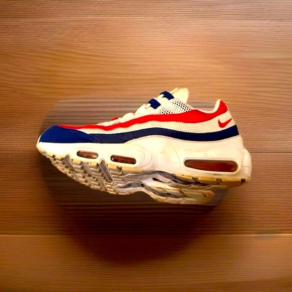 Nike Air Max 95
White Deep Royal Blue Gym Red - Picture 3 of 8